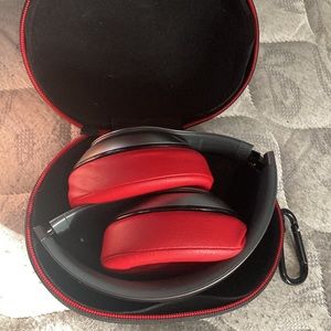 Beats studio 3 by Dre